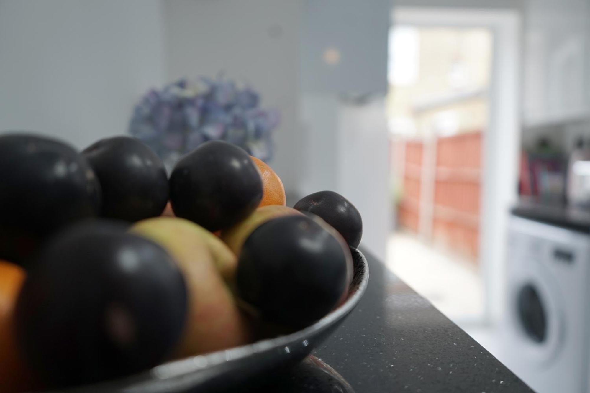 Beautiful London Home Sleeps 6, 2 Minutes To Metro Dış mekan fotoğraf