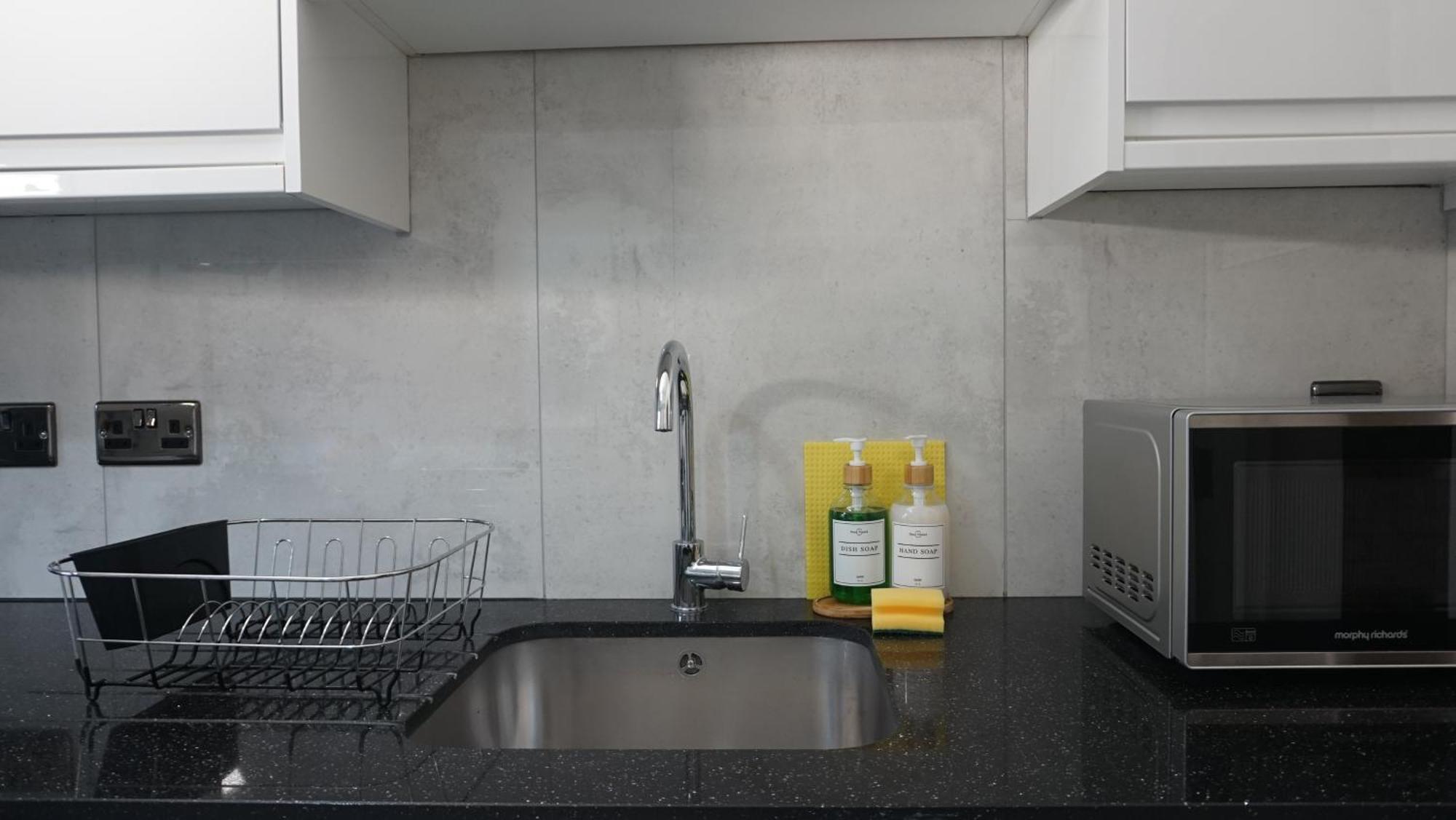 Beautiful London Home Sleeps 6, 2 Minutes To Metro Dış mekan fotoğraf