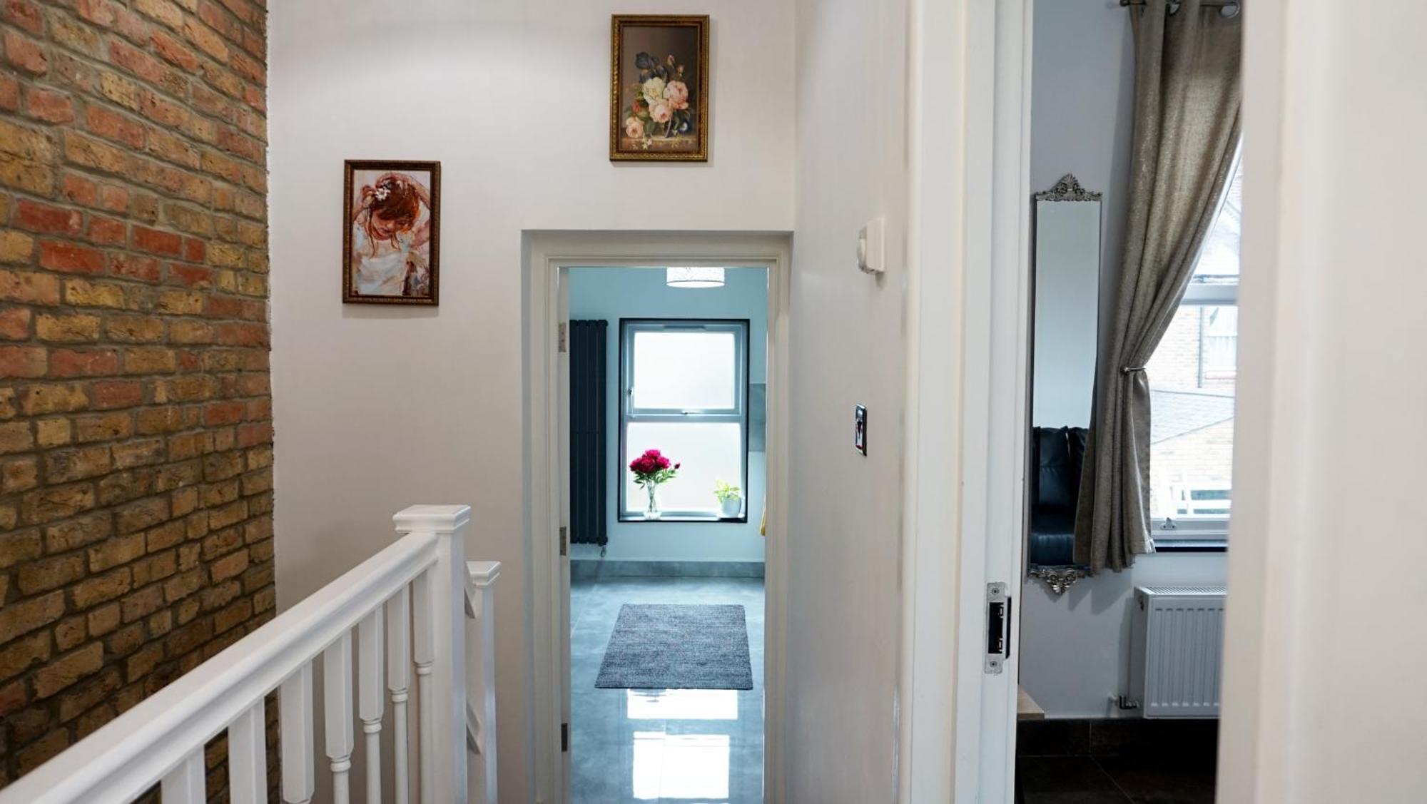 Beautiful London Home Sleeps 6, 2 Minutes To Metro Dış mekan fotoğraf