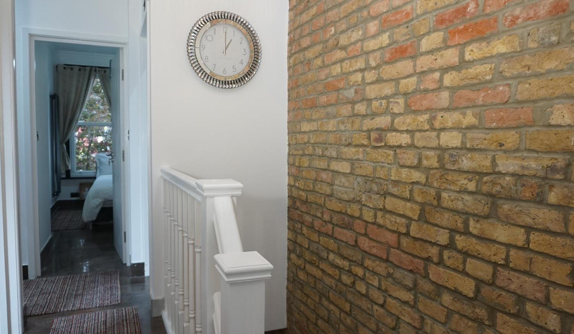 Beautiful London Home Sleeps 6, 2 Minutes To Metro Dış mekan fotoğraf