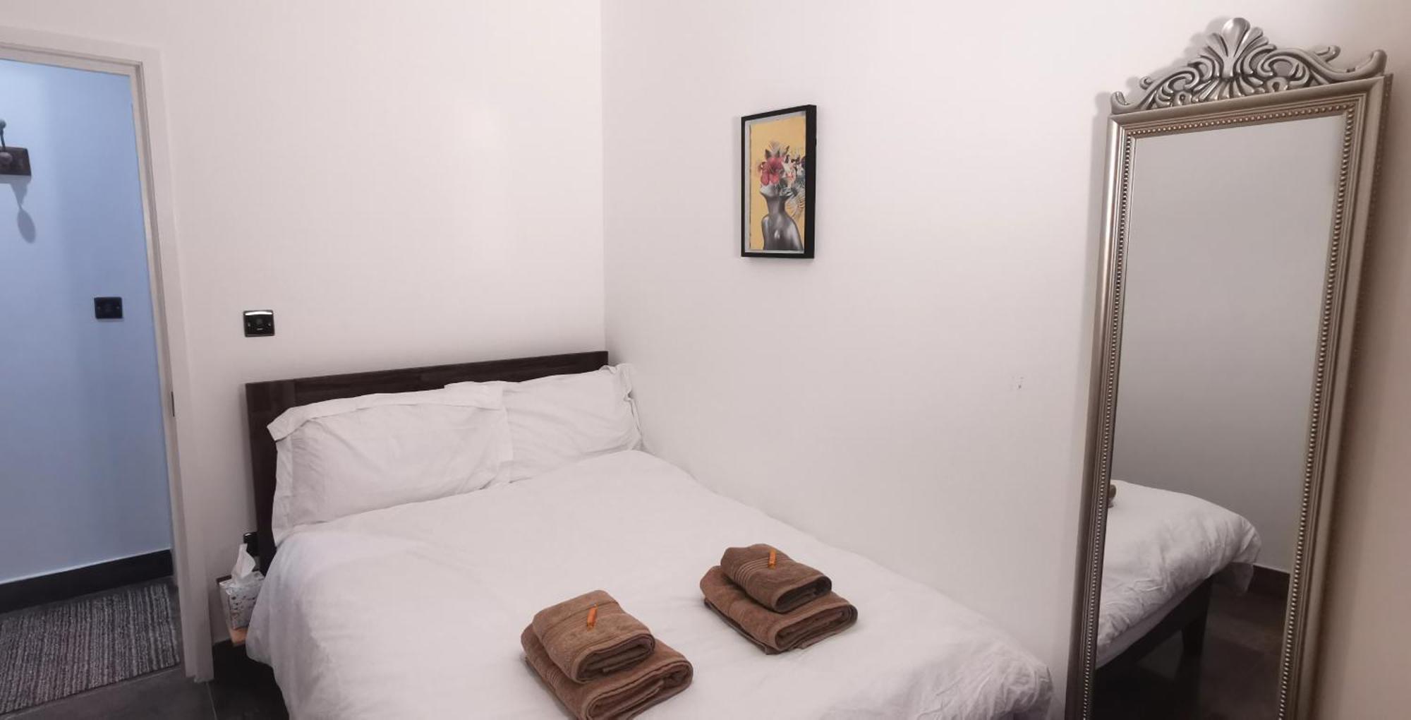 Beautiful London Home Sleeps 6, 2 Minutes To Metro Dış mekan fotoğraf