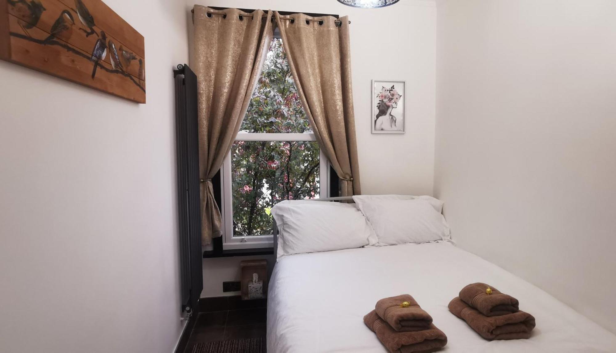 Beautiful London Home Sleeps 6, 2 Minutes To Metro Dış mekan fotoğraf